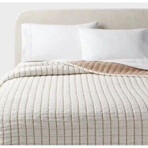 King Yarn Dye Crinkle Grid Quilt Ivory/Camel - Threshold: Cotton Percale NEW